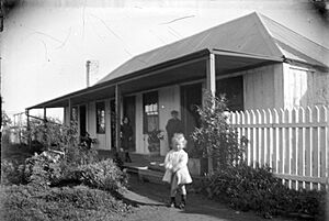 Old Canberra Inn then called The Pines 1910