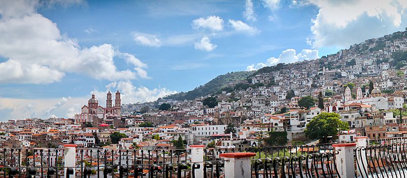 Panorama de Taxco (5591021749) (cropped)