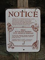Rockhouse Cliffs Rockshelters warning sign