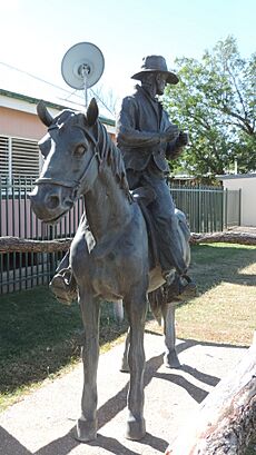 Statue of a drover on horseback, Camooweal, 2019 02