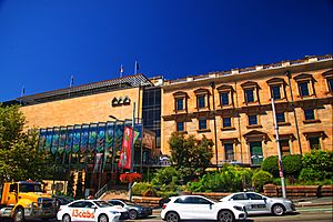 The Australian Museum along William Street