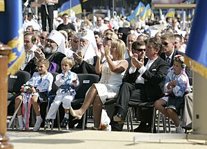 Митрополит Мефодій та Президент Ющенко на День Незалежності, Софійська площа, 2007
