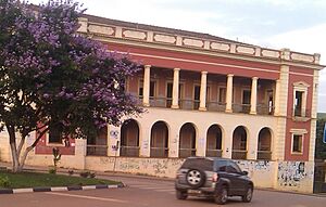Antigo banco da província do Kwanza Norte (cropped).jpg