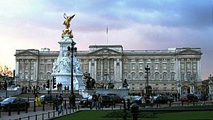 Buckingham Palace, London, England, 24Jan04