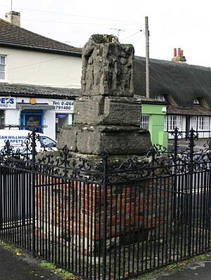 LudgershallCrossc