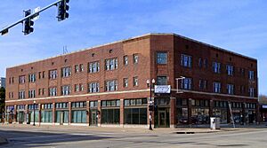 Marquette Apartments - Peoria Illinois