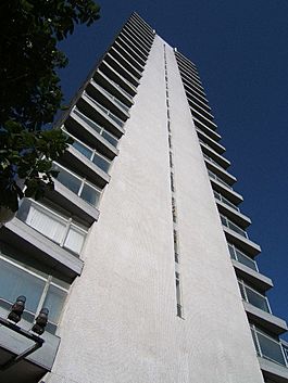 Tolworth Tower - geograph.org.uk - 28827.jpg