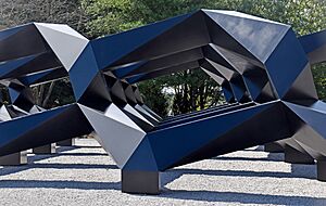 Tony Smith's 'Smug' (1973 2005) at Glenstone (MD) October 2018 (45834348942)
