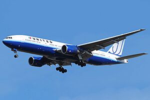 United Airlines B777-200 N780UA