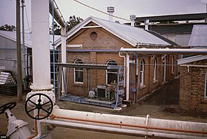 West End Gasworks Distribution Centre (1999).jpg