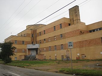 Whittaker Memorial Hospital (Front Left).JPG