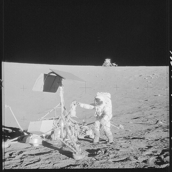 AS12-48-7133 (21470506269)