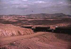A train bringing copper ore out of the mine, Ducktown, Tenn.1a34324v