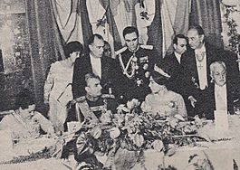 Arturo Illia y Silvia Martorell junto al Shah y la Reina consorte de Irán