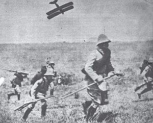 Aspecto do avanço da infantaria paulista no setor sul na Revolução de 1932
