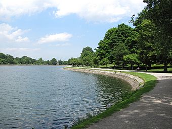 Brookline Reservoir, June 2010, Brookline MA.jpg