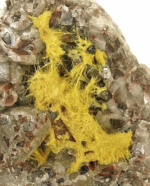 Calcite-Uranophane-sea15b