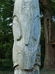 Canadian Totem Pole Bushy Park