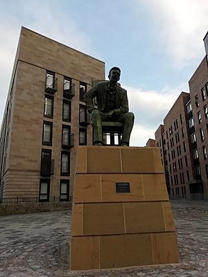 Charles Rennie Mackintosh statue, 2018 (geograph 6022533)