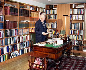 Lennart Meri kodus oma töökabinetis 02