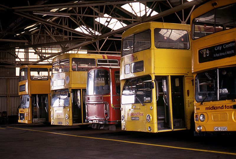 Image Midland Fox buses, South Wigston depot