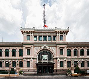 Oficina Central de Correos, Ciudad Ho Chi Minh, Vietnam, 2013-08-14, DD 01
