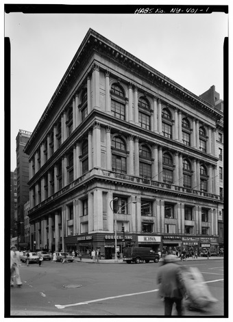 PERSPECTIVE VIEW FROM CORNER OF EAST 37th STREET AND FIFTH AVENUE - Tiffany and Company Building, 401 Fifth Avenue, New York, New York County, NY HABS NY,31-NEYO,96-1.tif