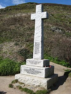 Polperro, war memorial at Downend Point - geograph.org.uk - 368556
