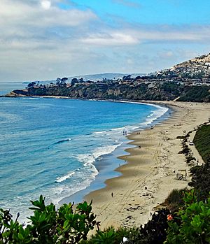 Salt Creek Beach, Laguna Niguel, CA 9-16 (29189918944).jpg