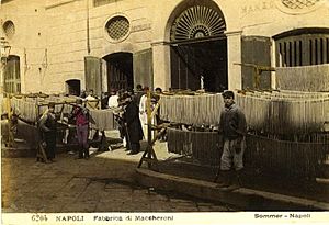Sommer, Giorgio (1834-1914) - n. 6204 - Napoli - Fabbrica di maccheroni