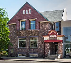 Three Rivers Public Library