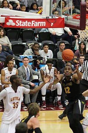 20150111 Milton Doyle and Darius Carter reach for loose ball