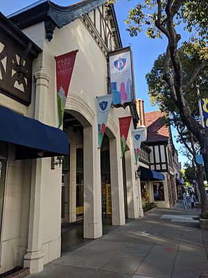 Draper University and Hero City, San Mateo (28548332088)