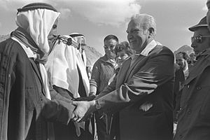 Flickr - Government Press Office (GPO) - Pres. Katzir Shaking hands with one of the Bedouin sheikhs