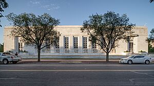 Folger Shakespeare Library (53830789502)