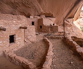 Interior of Keet Seel ruin,.jpg