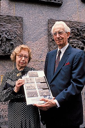 Miep and Jan Gies with plaque