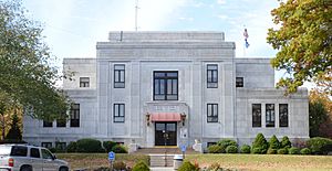 Newton County Courthouse in Neosho