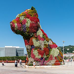 Puppy de Jeff Koons (2) -- 2021 -- Bilbao, España