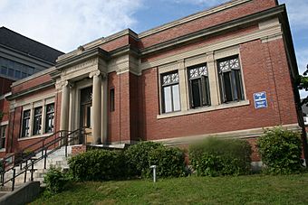 Quinsigamond Branch Library.jpg