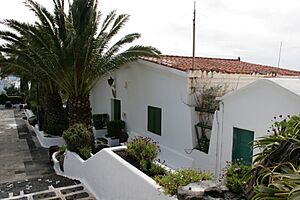 San Bartolomé - Plaza León y Castillo - Policia 01 ies