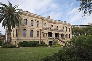 The Bryan Museum in Galveston, Texas.jpg