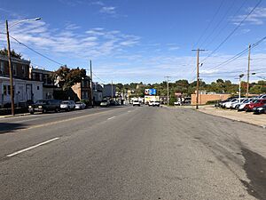 2022-10-16 14 56 10 View north along U.S. Route 13 (Chester Pike) between Pine Street and Lawrence Avenue in Collingdale, Delaware County, Pennsylvania