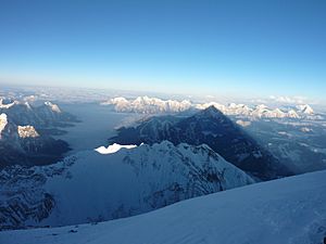 Amanecer desde la cima del Everest por Carlos Pauner