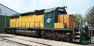 CNW SD40-2 -6847 (2).jpg