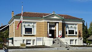 Carnegie Library (Roseville, California), facade, oblique view