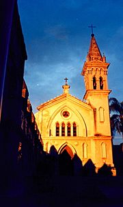 Cuernavaca Catedral de madrugada