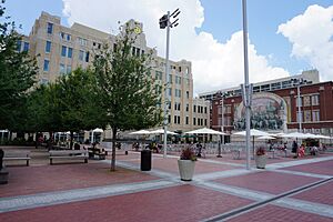 Fort Worth June 2016 46 (Sundance Square Plaza)