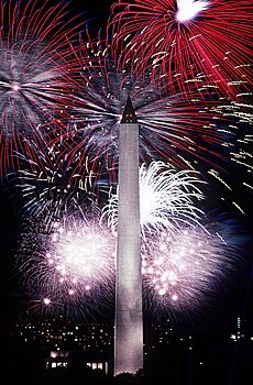 Fourth of July fireworks behind the Washington Monument, 1986