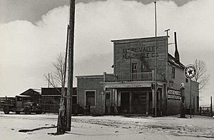 Emery Valley Mercantile Co. store in Widtsoe, 1936
